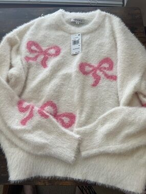 Cream Sweater with Pink Bow Motif